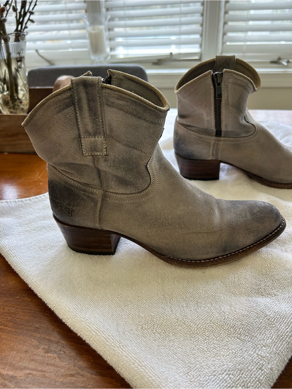 Frye distressed gray Suede Ankle Booties size 8 - Picture 9 of 15
